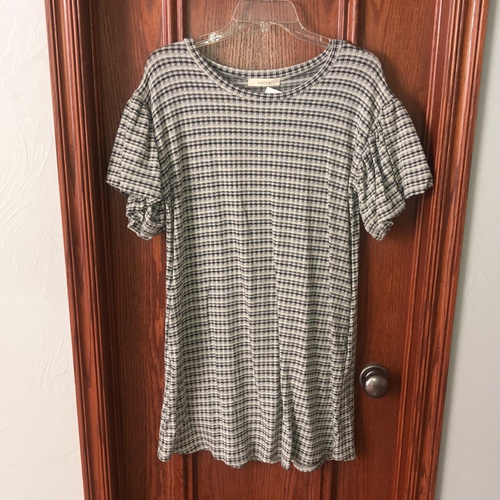 NWT — black and cream puff sleeve dress